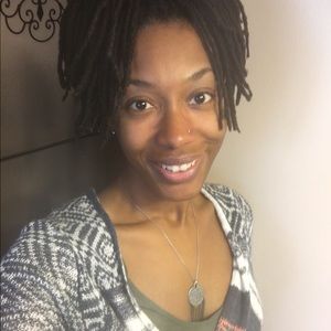 Meet your Posher, Kira